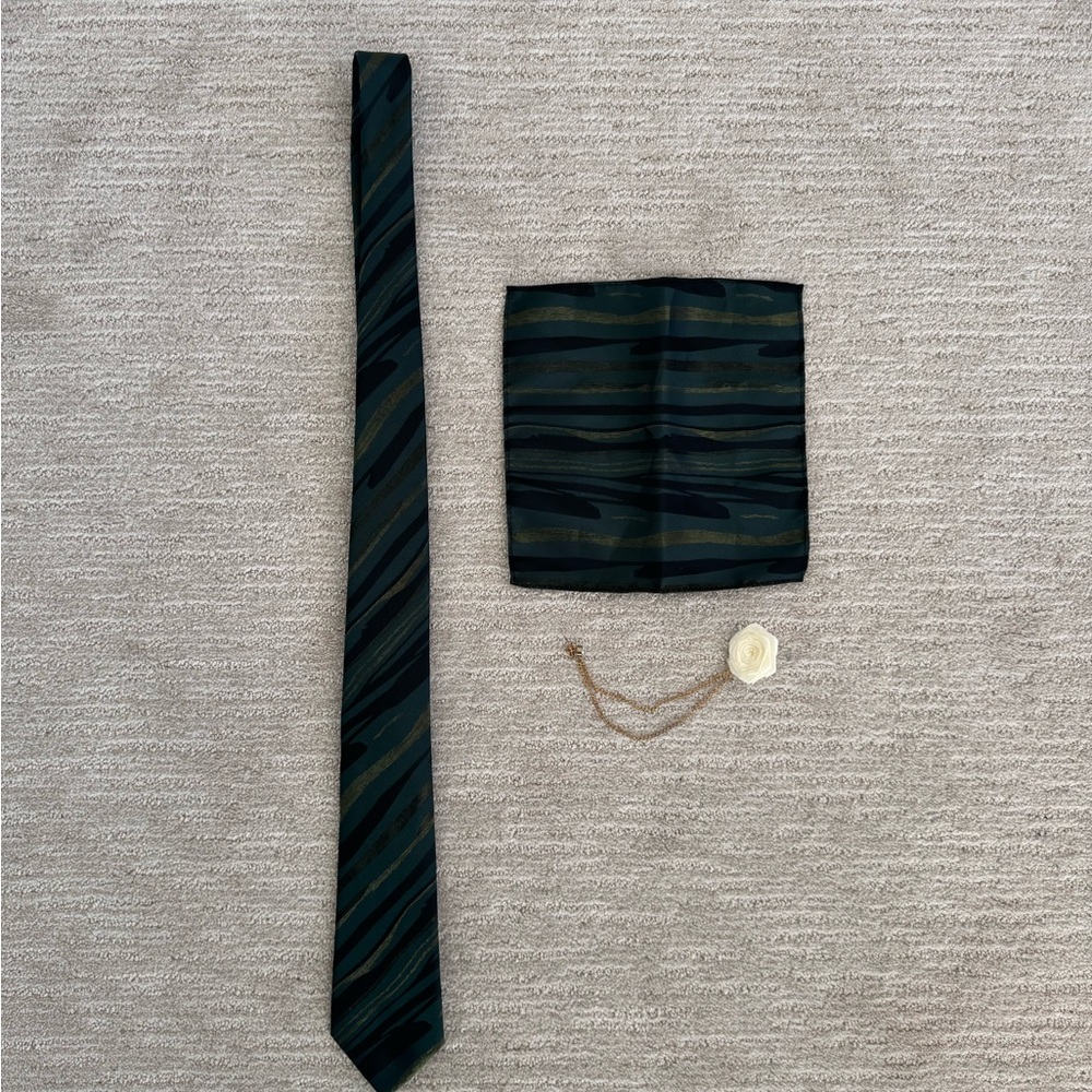 Elegant HI-TIE Dark Green Striped Tie and Pocket Square Set